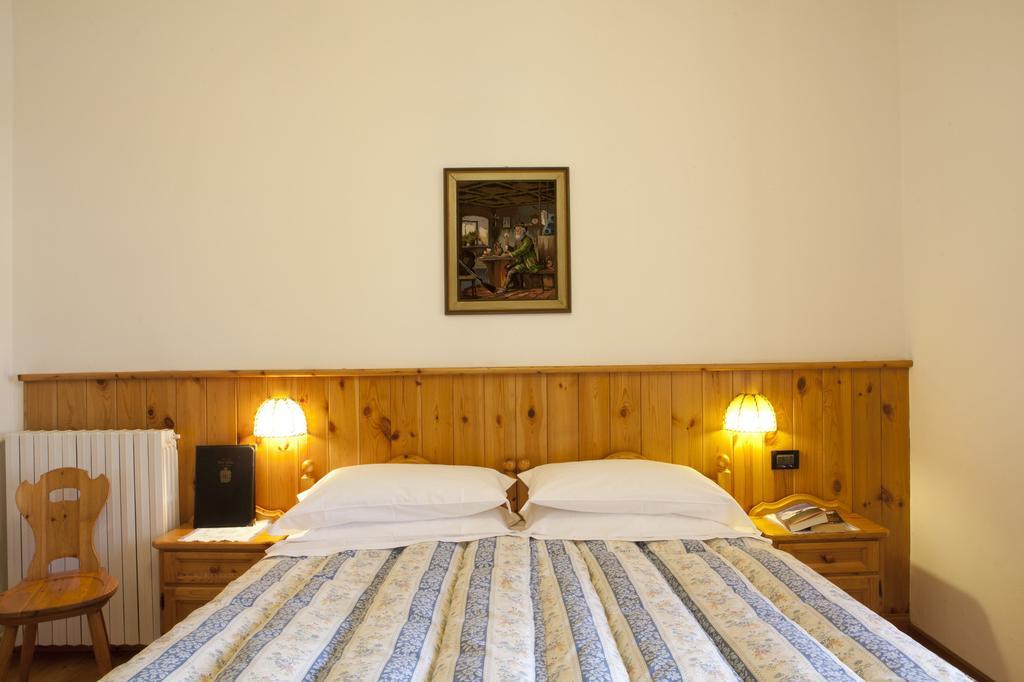 Hotel Bellaria Cortina dʼAmpezzo Camera foto