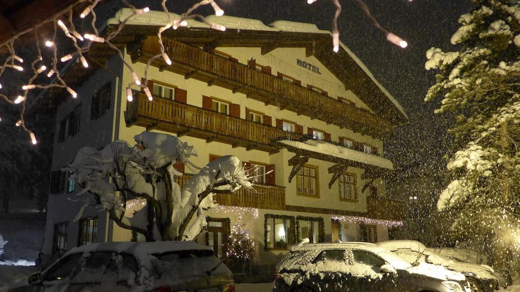 Hotel Bellaria Cortina dʼAmpezzo Esterno foto