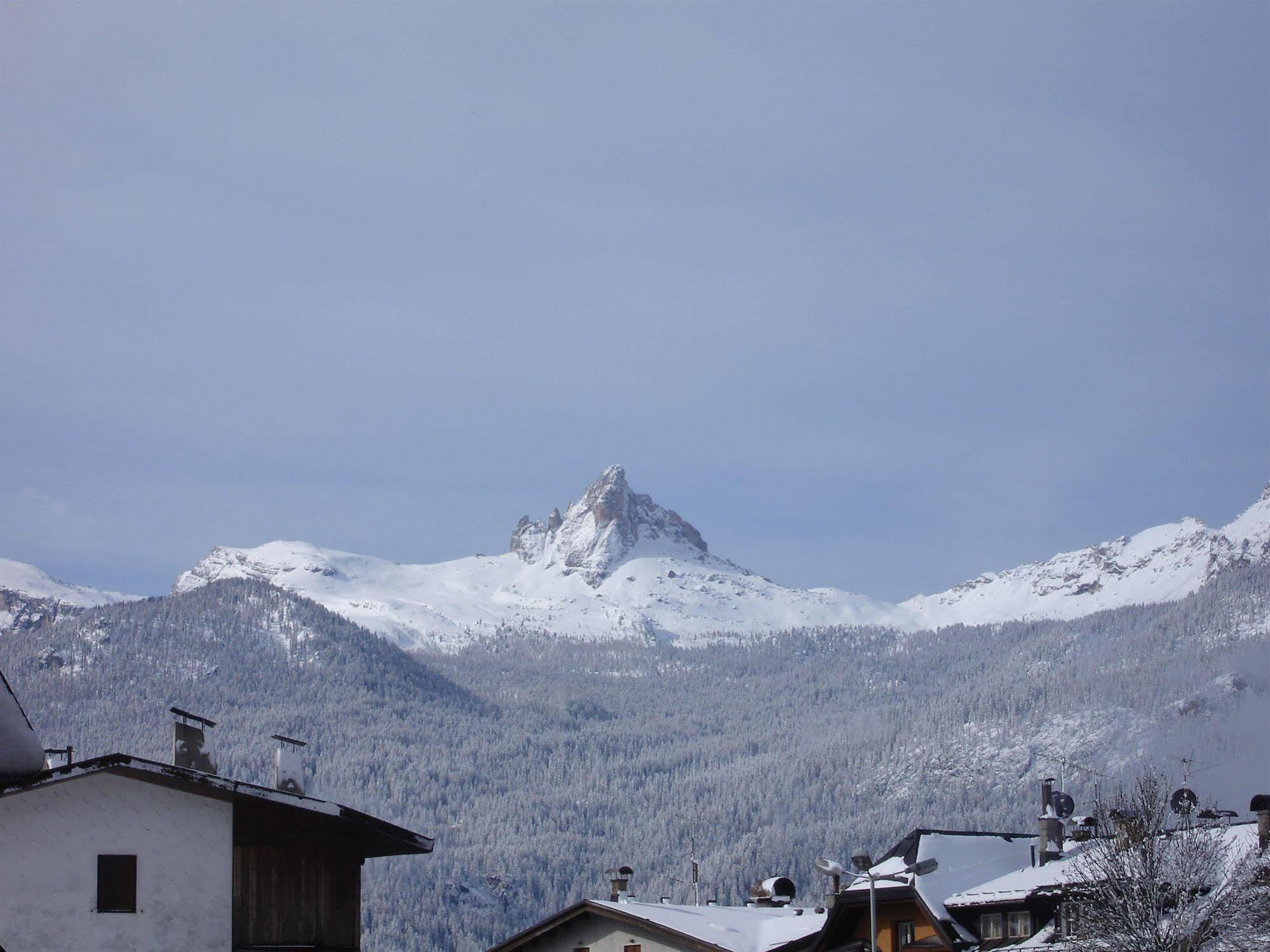 Hotel Bellaria Cortina dʼAmpezzo Esterno foto